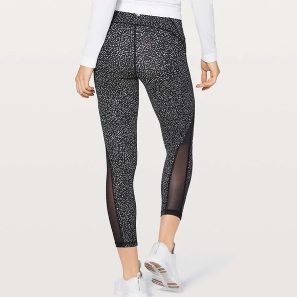Lululemon Train Times 7/8 Pant 25"
Night View White Black / Black - Picture 5 of 6